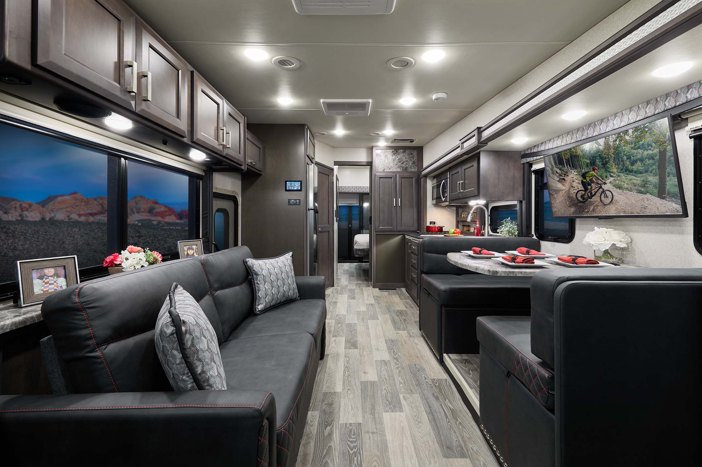 Thor Outlaw Class A Toy Hauler Motorhomes - Thor Motor Coach